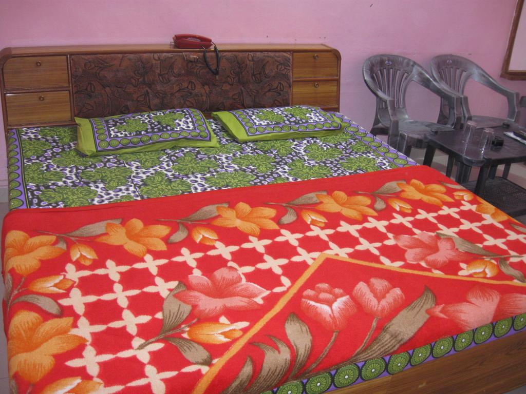 Hotel Shiv Ganga Rishikesh Room photo