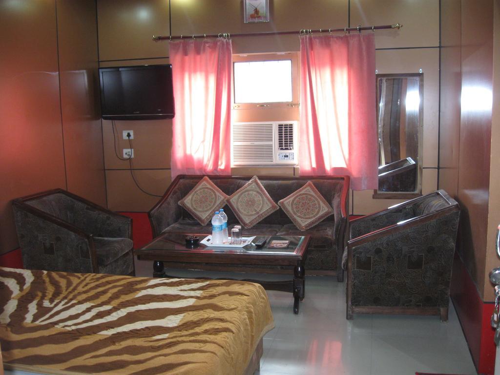 Hotel Shiv Ganga Rishikesh Room photo